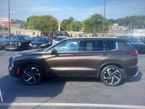 Photos of 2022 Mitsubishi Outlander SEL for sale in Nashua, NH at CarFive Nashua, NH