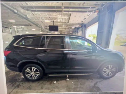 More photos of 2016 Honda Pilot EX-L at CarFive Nashua, NH, NH