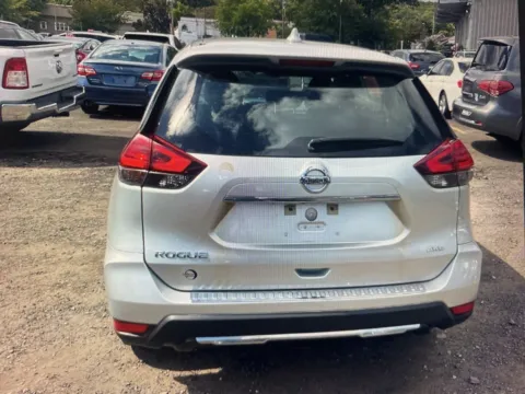 More photos of 2017 Nissan Rogue S at CarFive Nashua, NH, NH