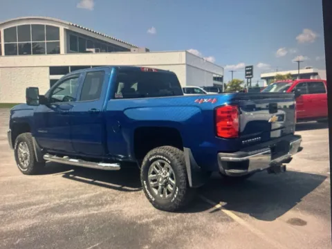 Photos of 2018 Chevrolet Silverado 2500HD LT for sale in Nashua, NH at CarFive Nashua, NH