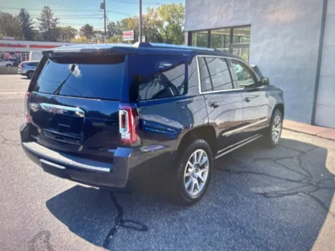 More photos of 2015 GMC Yukon Denali at CarFive Nashua, NH, NH