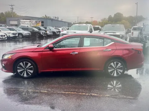 Photos of 2020 Nissan Altima 2.5 SV for sale in Nashua, NH at CarFive Nashua, NH