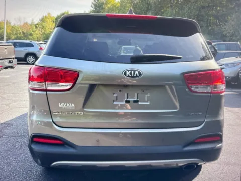 More photos of 2016 Kia Sorento EX at CarFive Nashua, NH, NH