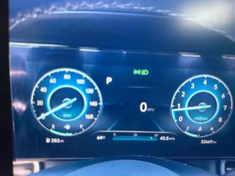 More photos of 2023 Hyundai Elantra SEL at CarFive Nashua, NH, NH
