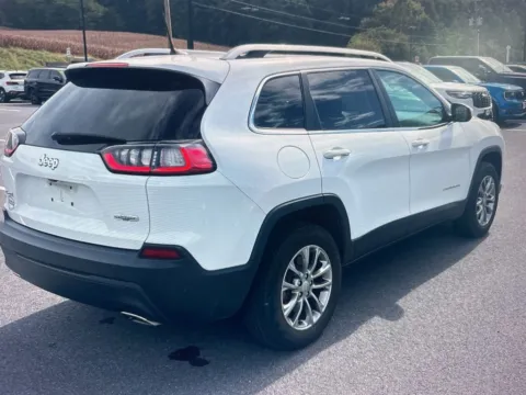 More photos of 2019 Jeep Cherokee Latitude Plus at CarFive Nashua, NH, NH