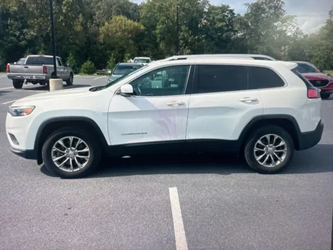Photos of 2019 Jeep Cherokee Latitude Plus for sale in Nashua, NH at CarFive Nashua, NH