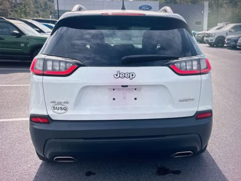 More photos of 2019 Jeep Cherokee Latitude Plus at CarFive Nashua, NH, NH