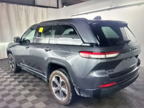 Photos of 2022 Jeep Grand Cherokee Altitude for sale in Nashua, NH at CarFive Nashua, NH