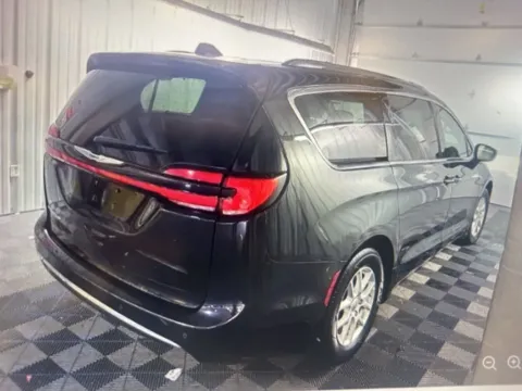 More photos of 2021 Chrysler Pacifica Touring L at CarFive Nashua, NH, NH