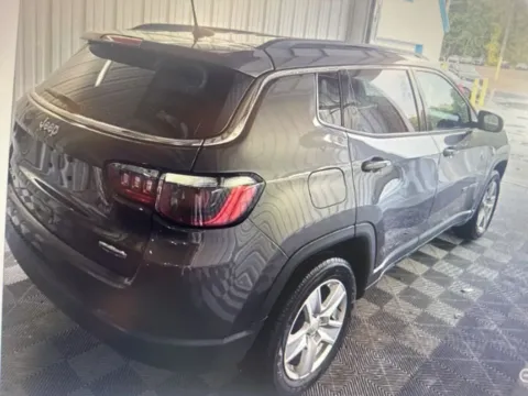 More photos of 2022 Jeep Compass Latitude at CarFive Nashua, NH, NH