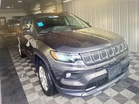 More photos of 2022 Jeep Compass Latitude at CarFive Nashua, NH, NH