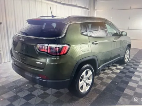 More photos of 2019 Jeep Compass Latitude at CarFive Nashua, NH, NH