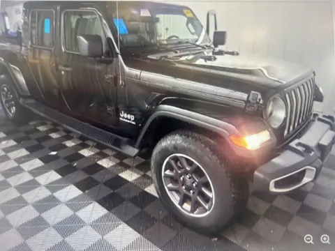 More photos of 2022 Jeep Gladiator Overland at CarFive Nashua, NH, NH
