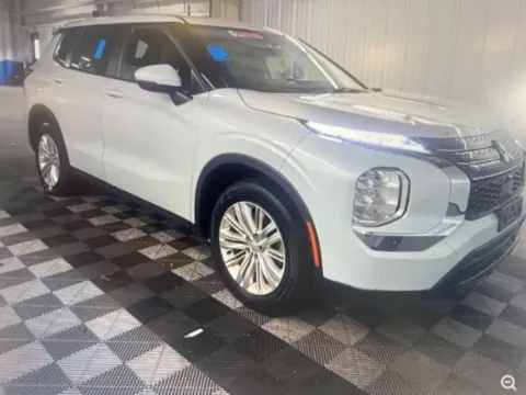 More photos of 2024 Mitsubishi Outlander ES at CarFive Nashua, NH, NH