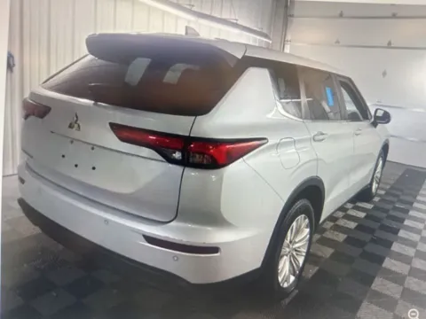 More photos of 2024 Mitsubishi Outlander ES at CarFive Nashua, NH, NH