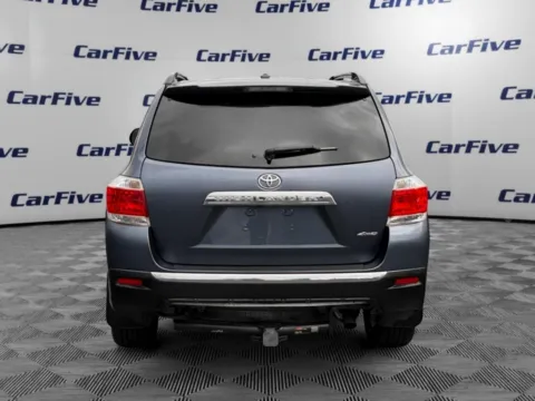 More photos of 2013 Toyota Highlander Limited at CarFive Nashua, NH, NH
