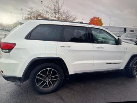 More photos of 2018 Jeep Grand Cherokee Trailhawk at CarFive Nashua, NH, NH