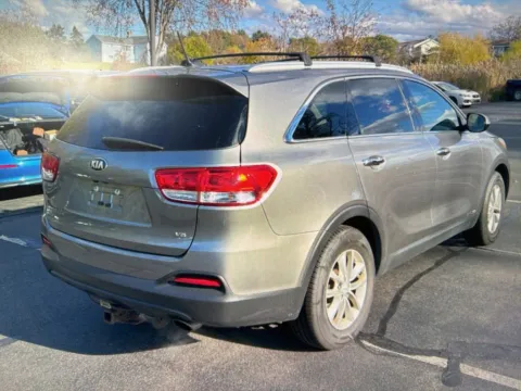 More photos of 2018 Kia Sorento LX at CarFive Nashua, NH, NH