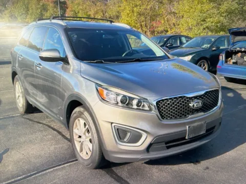 More photos of 2018 Kia Sorento LX at CarFive Nashua, NH, NH