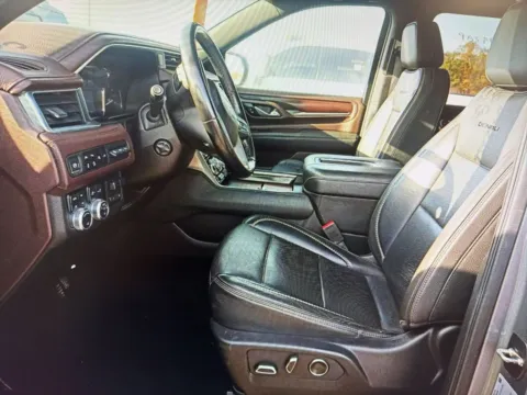 More photos of 2021 GMC Yukon XL Denali at CarFive Nashua, NH, NH