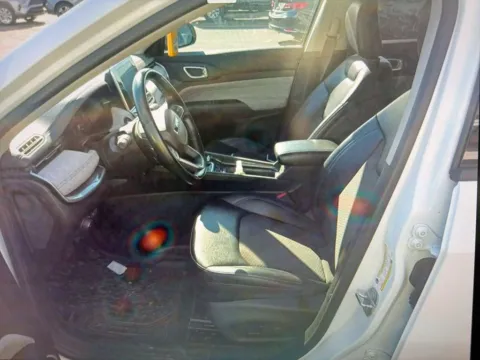 More photos of 2022 Jeep Compass Latitude at CarFive Nashua, NH, NH