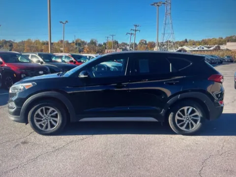 Photos of 2018 Hyundai Tucson SEL Plus for sale in Nashua, NH at CarFive Nashua, NH