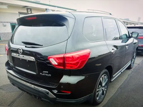 More photos of 2020 Nissan Pathfinder Platinum at CarFive Nashua, NH, NH