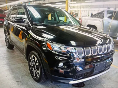 More photos of 2022 Jeep Compass Limited at CarFive Nashua, NH, NH