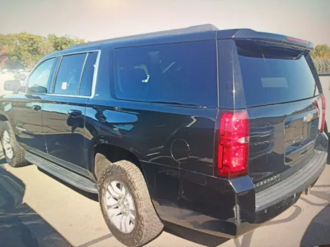 Photos of 2020 Chevrolet Suburban LT for sale in Nashua, NH at CarFive Nashua, NH