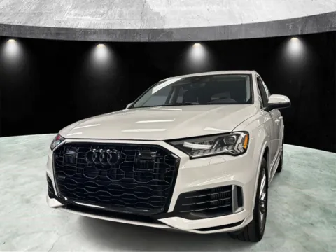 Another view of 2024 Audi Q7 Premium Plus 55 TFSI quattro for sale in Yonkers, NY at Yonkers Automall