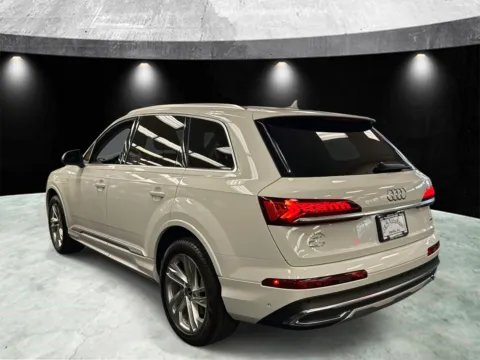 More photos of 2024 Audi Q7 Premium Plus 55 TFSI quattro at Yonkers Automall, NY