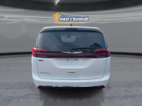 More photos of 2024 Chrysler Pacifica Touring L FWD at Yonkers Automall, NY