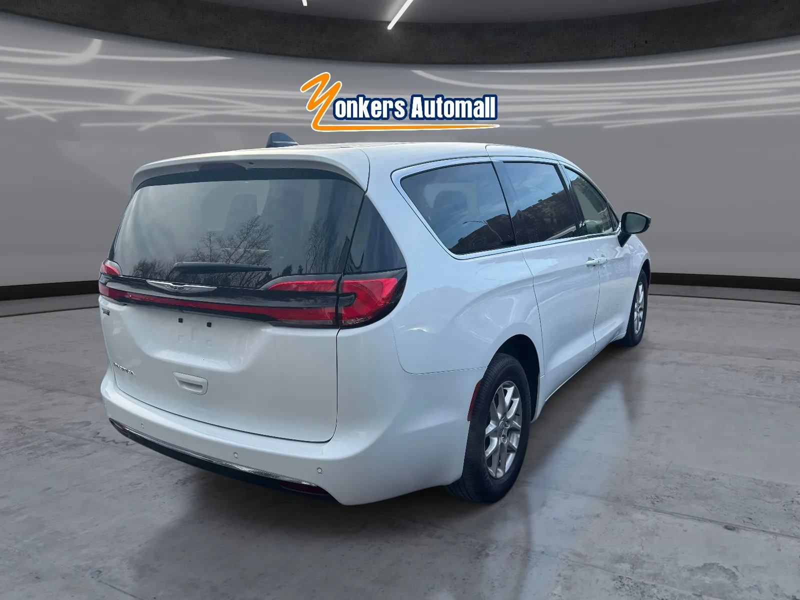 2024 Chrysler Pacifica Touring L - Photo 6