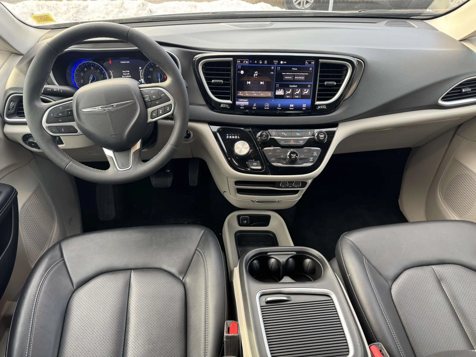 2024 Chrysler Pacifica Touring L - Photo 11