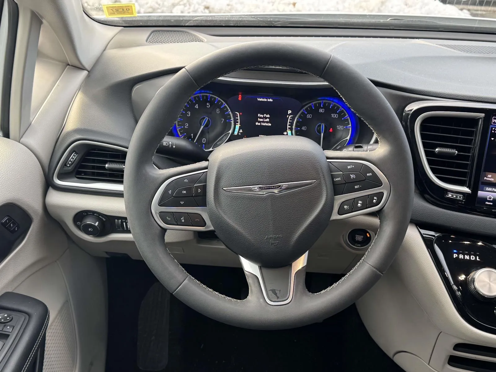 2024 Chrysler Pacifica Touring L - Photo 12