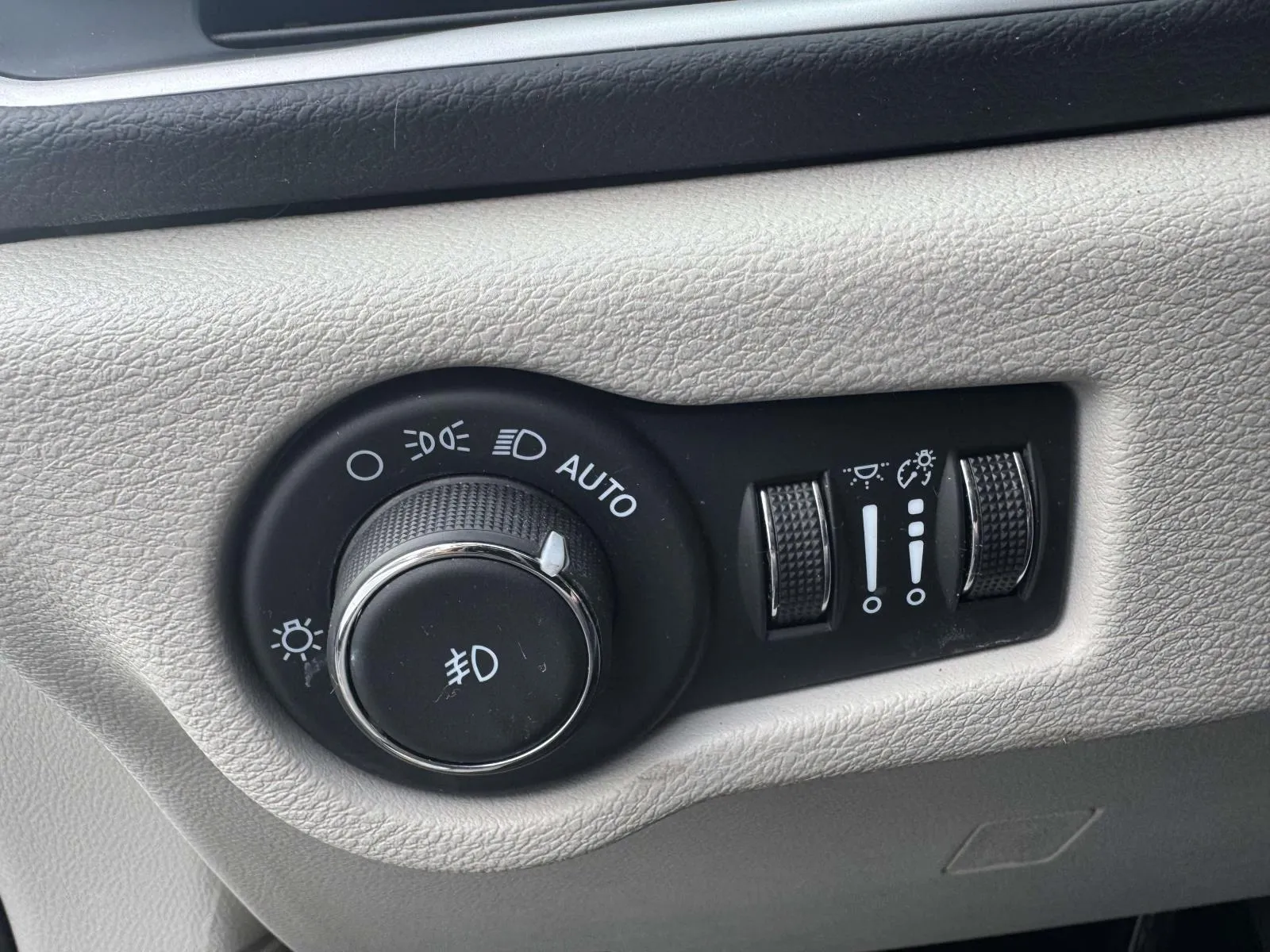 2024 Chrysler Pacifica Touring L - Photo 16