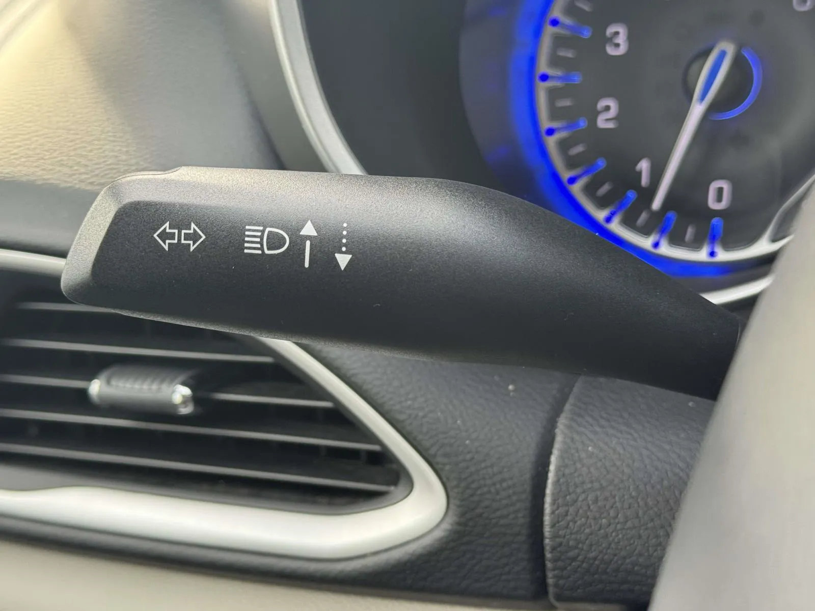 2024 Chrysler Pacifica Touring L - Photo 19