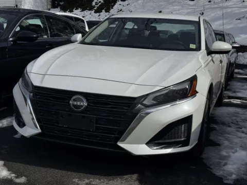 Another view of 2023 Nissan Altima 2.5 SV for sale in Yonkers, NY at Yonkers Automall