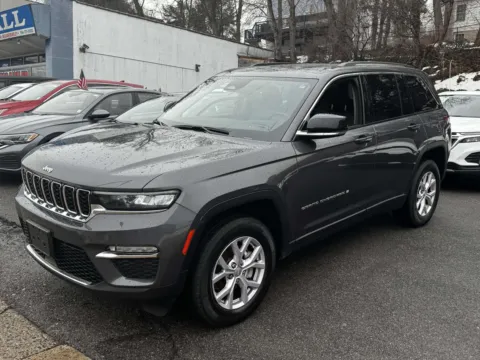 Another view of 2022 Jeep Grand Cherokee Limited for sale in Yonkers, NY at Yonkers Automall