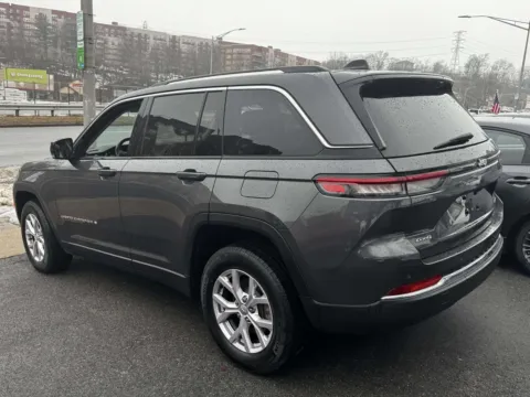 More photos of 2022 Jeep Grand Cherokee Limited at Yonkers Automall, NY