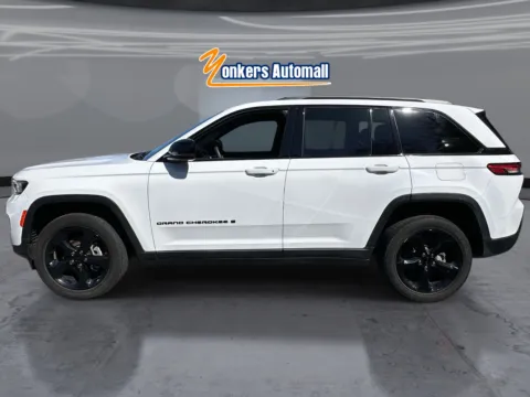 More photos of 2023 Jeep Grand Cherokee Altitude 4x4 at Yonkers Automall, NY