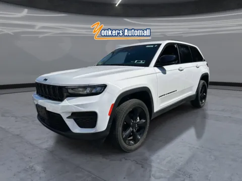More photos of 2023 Jeep Grand Cherokee Altitude 4x4 at Yonkers Automall, NY