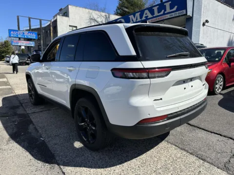 More photos of 2023 Jeep Grand Cherokee Limited at Yonkers Automall, NY