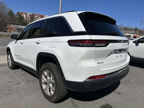 More photos of 2023 Jeep Grand Cherokee Limited at Yonkers Automall, NY