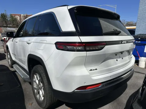 Another view of 2023 Jeep Grand Cherokee Limited for sale in Yonkers, NY at Yonkers Automall
