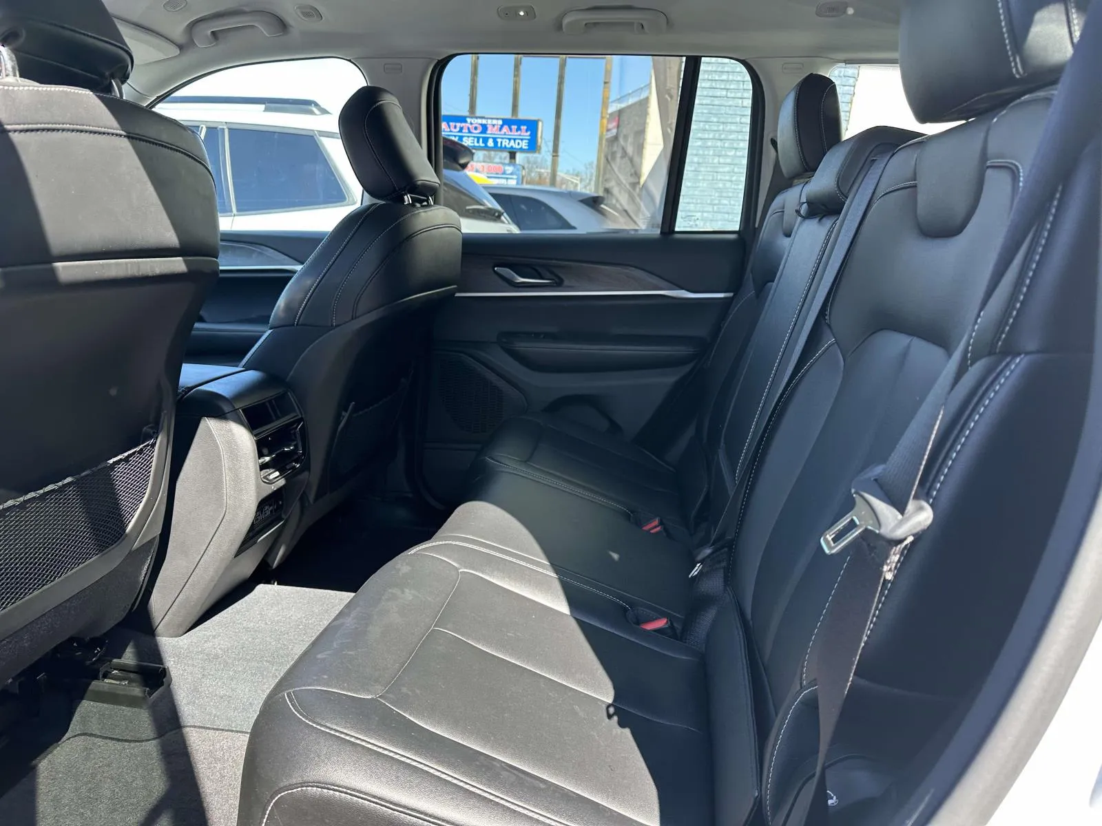 2023 Jeep Grand Cherokee Limited - Photo 9