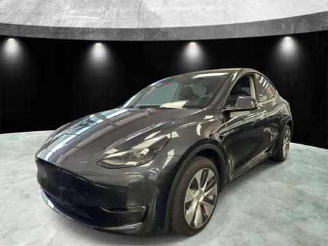 More photos of 2024 Tesla Model Y Long Range at Yonkers Automall, NY