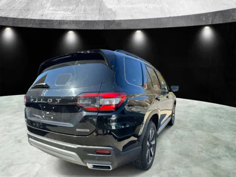 Photos of 2023 Honda Pilot Touring for sale in Yonkers, NY at Yonkers Automall