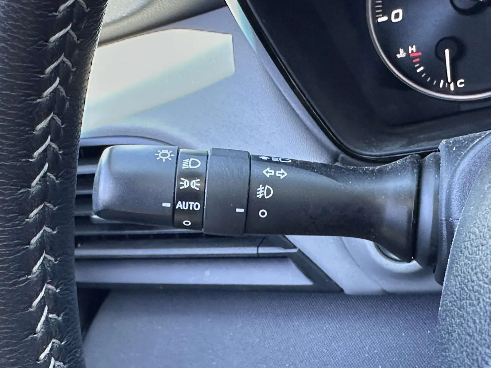 2022 Subaru Outback Premium - Photo 32