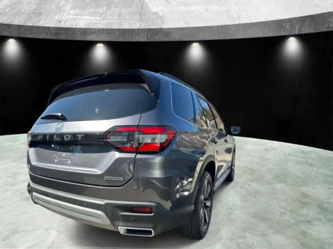 Photos of 2023 Honda Pilot Touring for sale in Yonkers, NY at Yonkers Automall